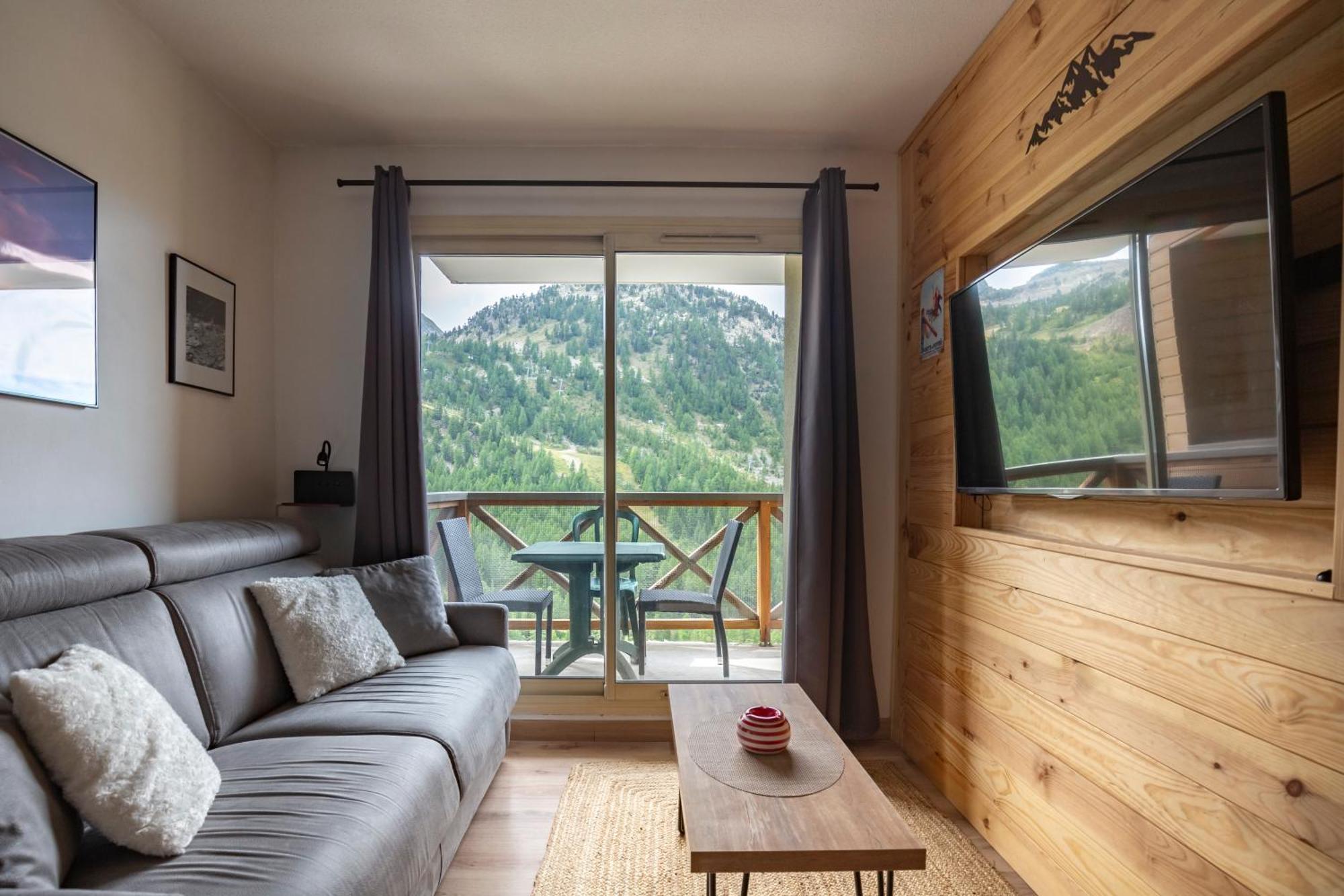 Joli T2, Centre, Parking Prive, Wifi, Local A Ski Isola 2000 Exterior foto